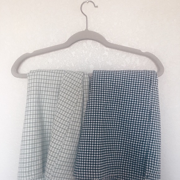 Two Brandy Melville Cara skirts - Picture 1 of 2